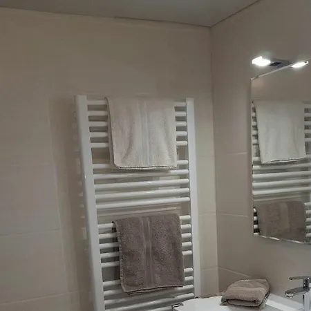 Cosy Near Bus-stop Apartman *